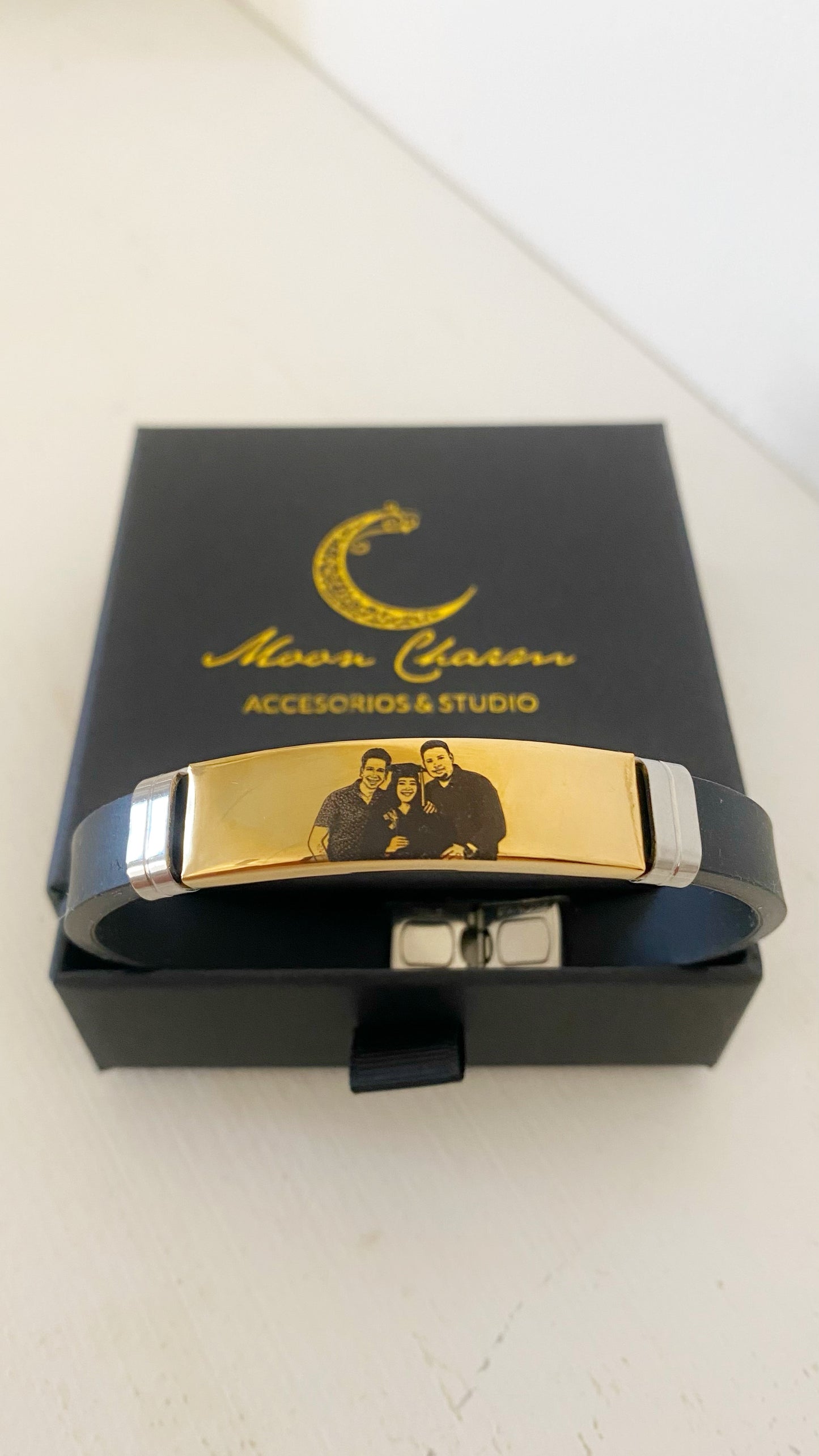 Pulsera con placa rectangular personalizado