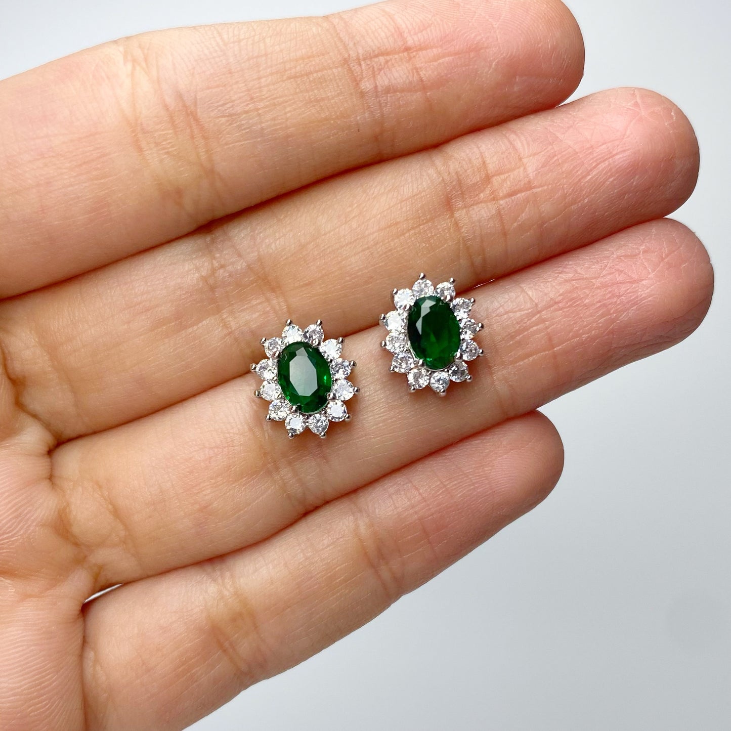 Aretes de flor en  zirconias