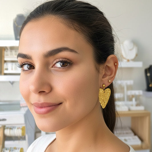 Aretes con corazón texturizado