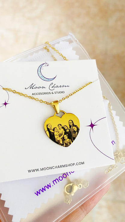 Cadena con placa de corazón personalizada