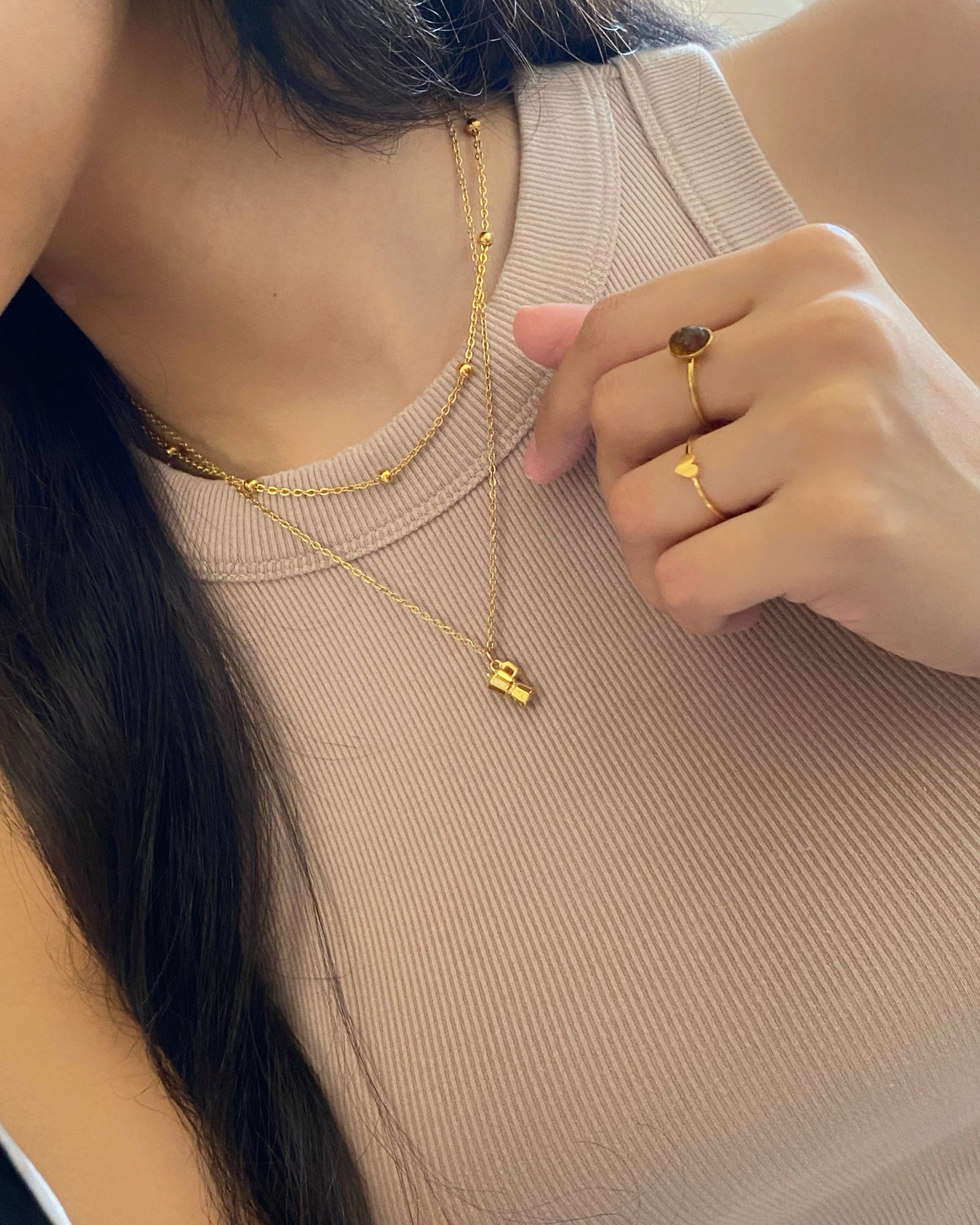 Cadena con greca de café