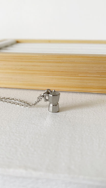 Cadena con greca de café