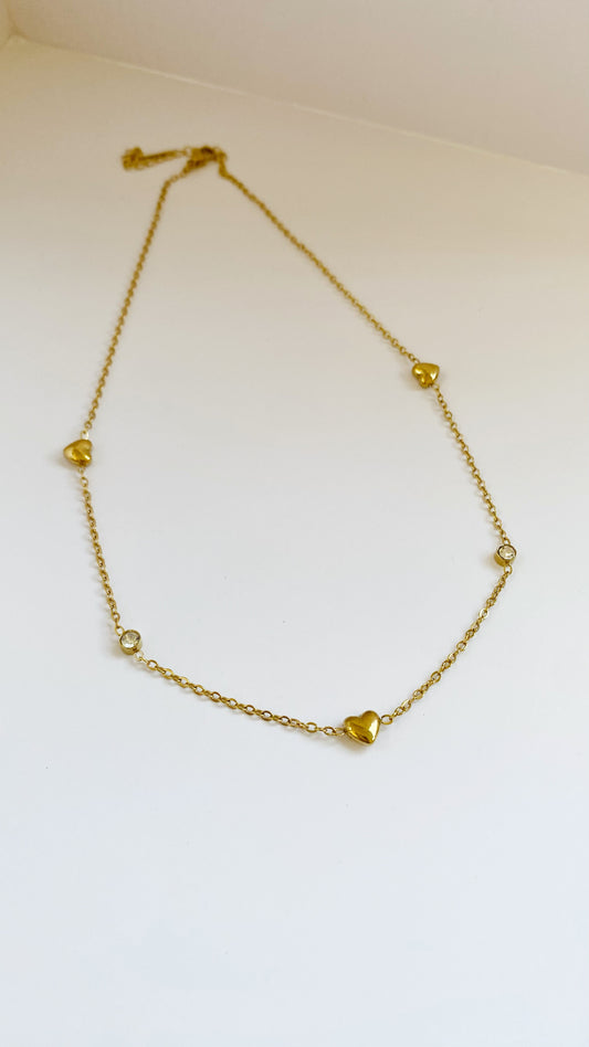 Cadena con corazones y zirconias