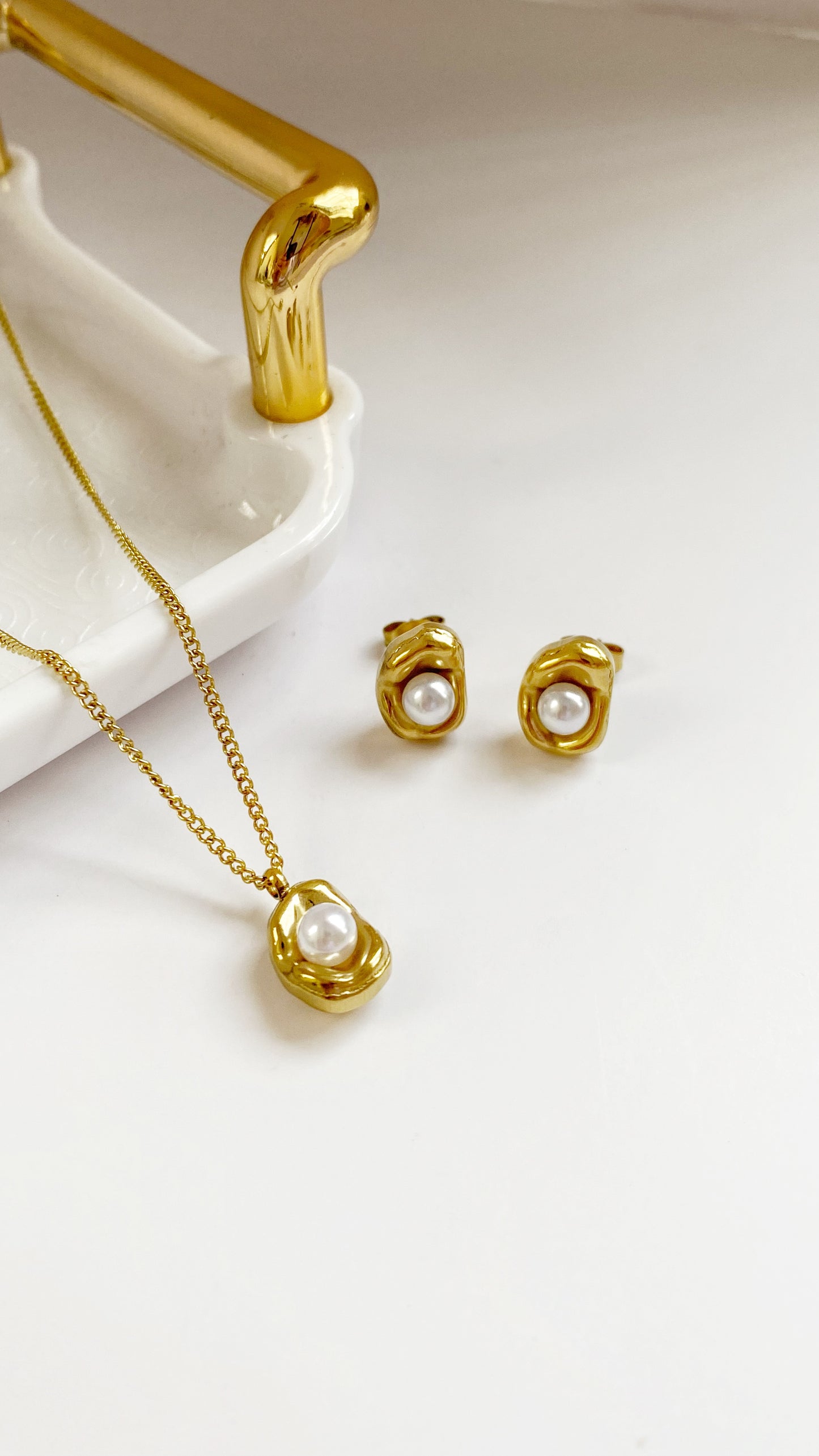 Cadena con perla cubierta