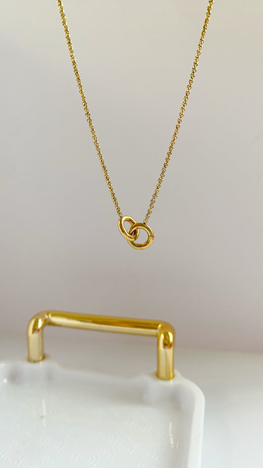 Cadena con circulos entrelazados