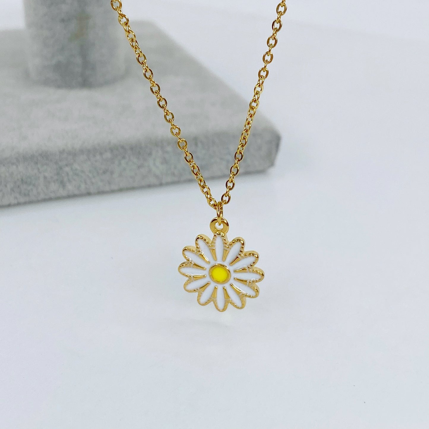 Cadena con margarita