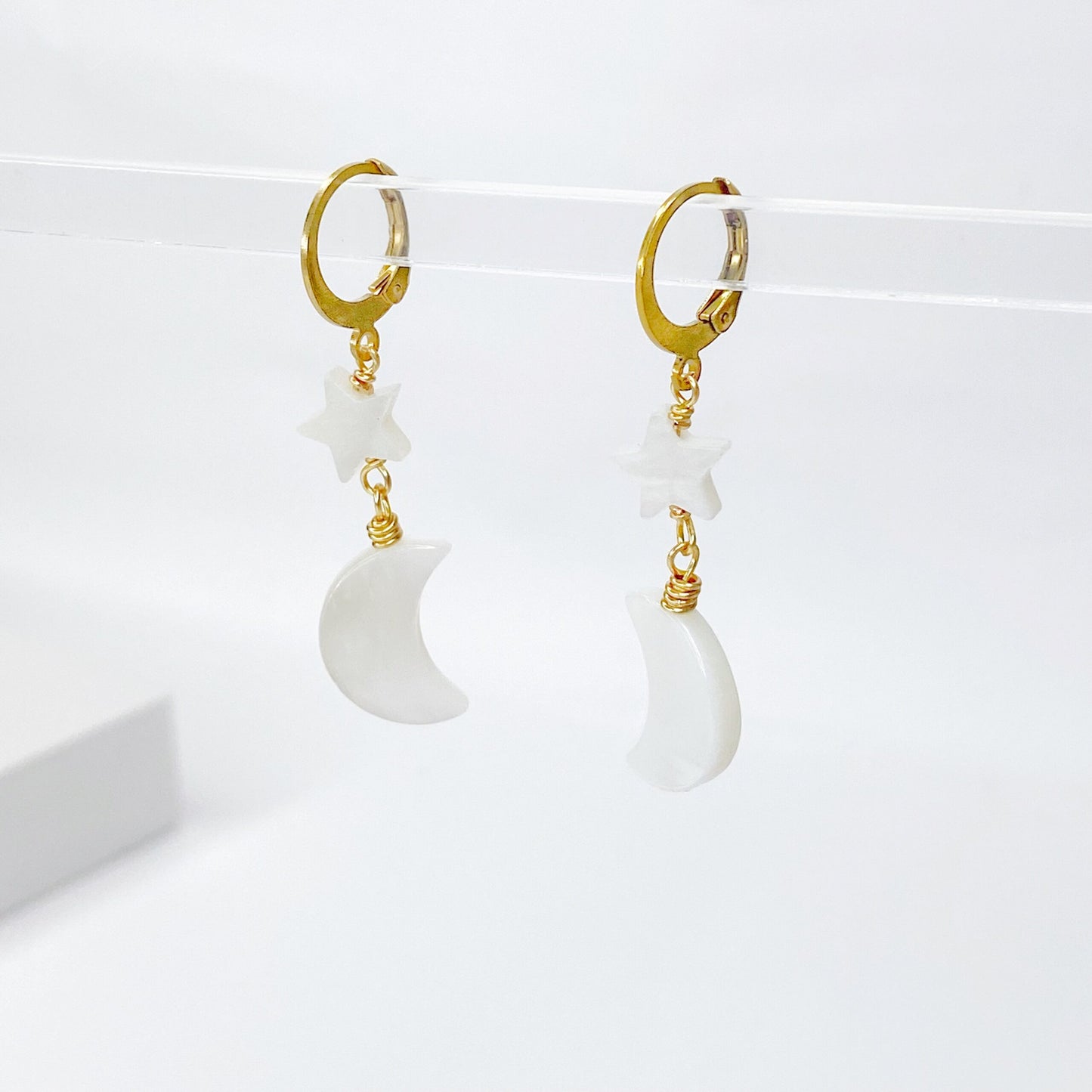 Argolla con estrella y luna de nácar