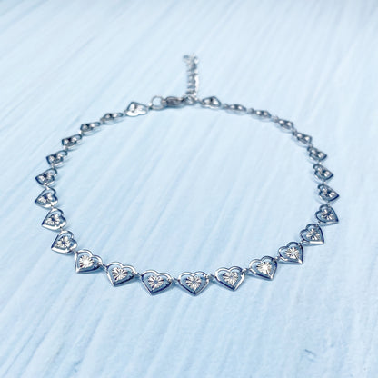 Tobillera de corazones