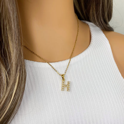 Cadena con letra de perlitas