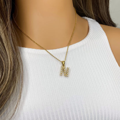 Cadena con letra de perlitas