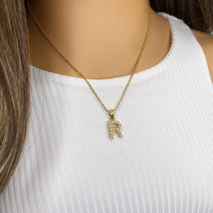 Cadena con letra de perlitas
