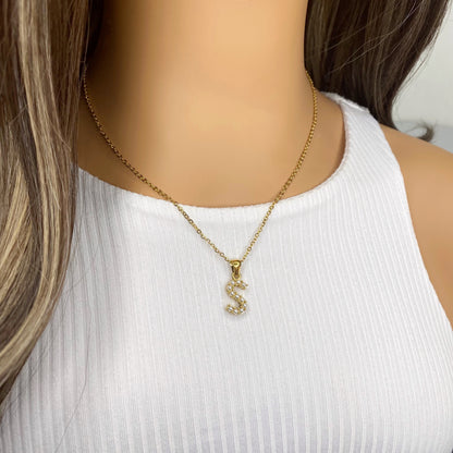 Cadena con letra de perlitas
