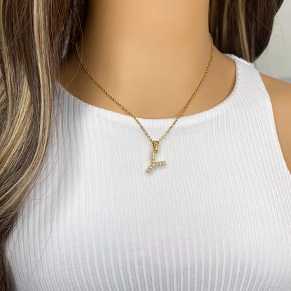 Cadena con letra de perlitas