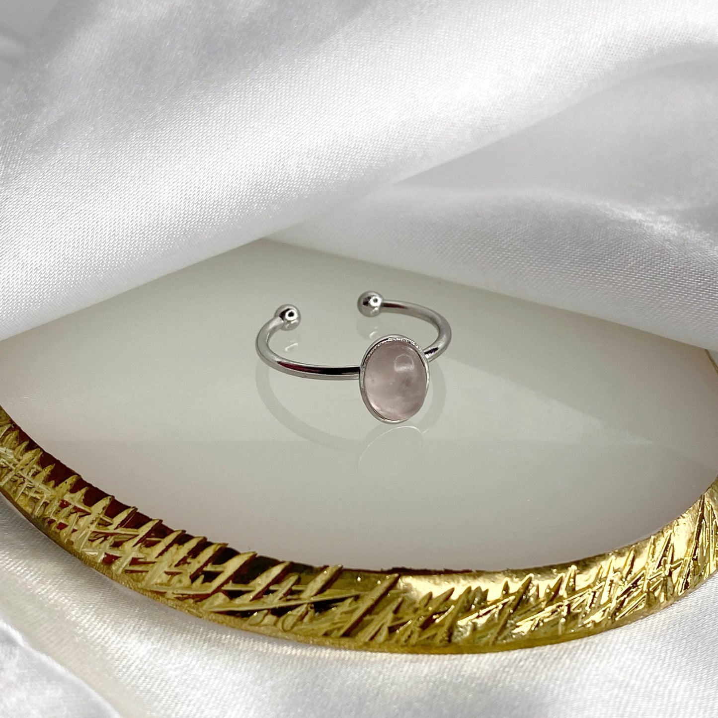 Anillo de cuarzo rosa
