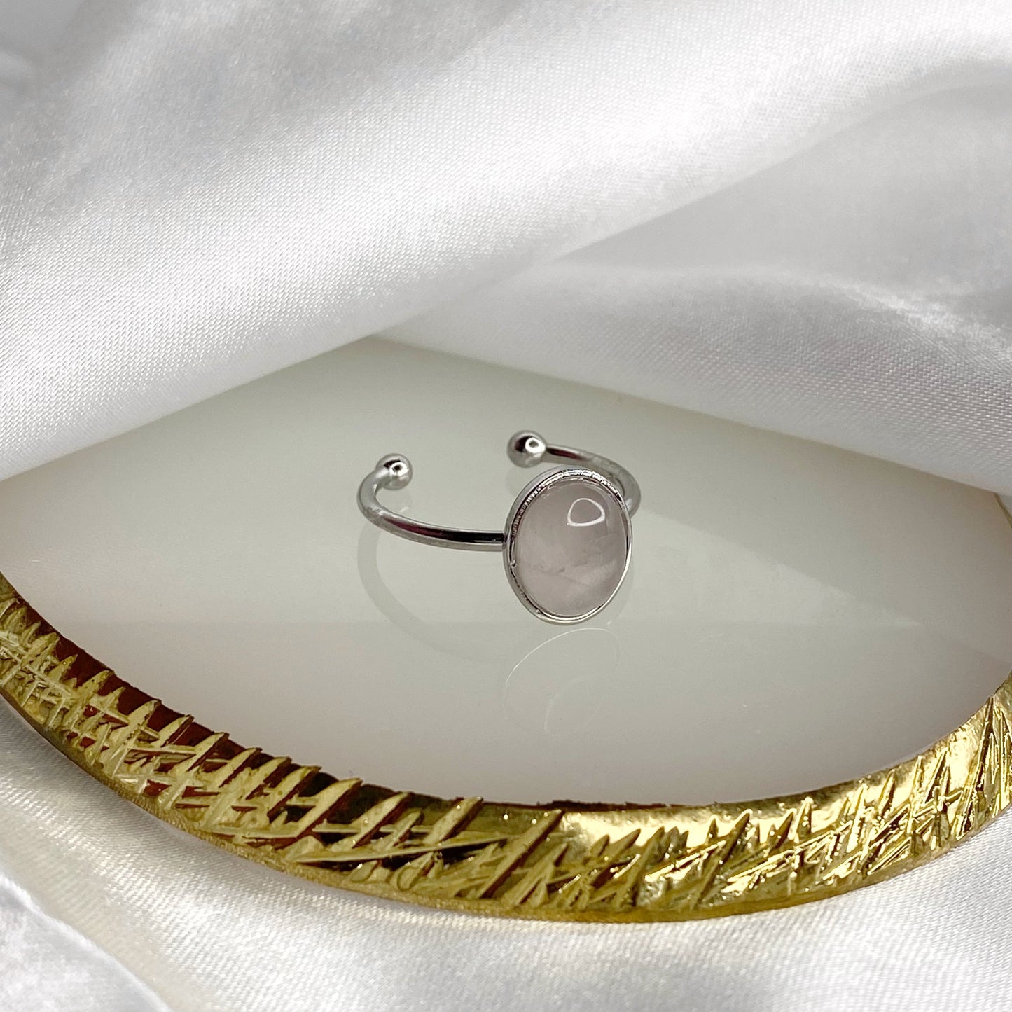 Anillo de cuarzo rosa