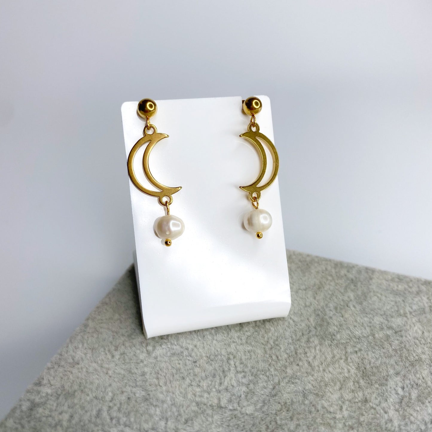 Aretes de lunas con perlas