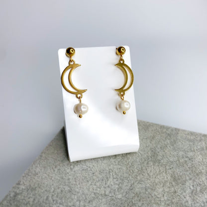 Aretes de lunas con perlas