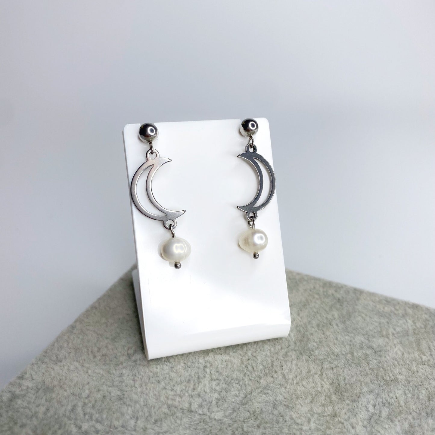 Aretes de lunas con perlas
