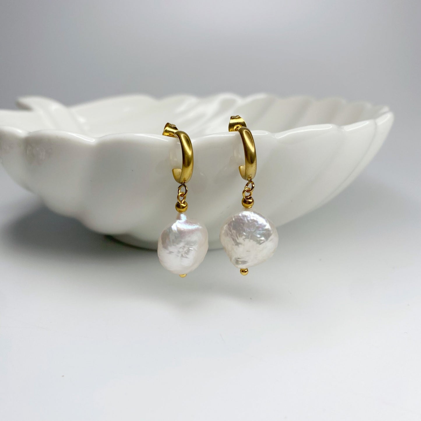 Media argolla con gota de perla