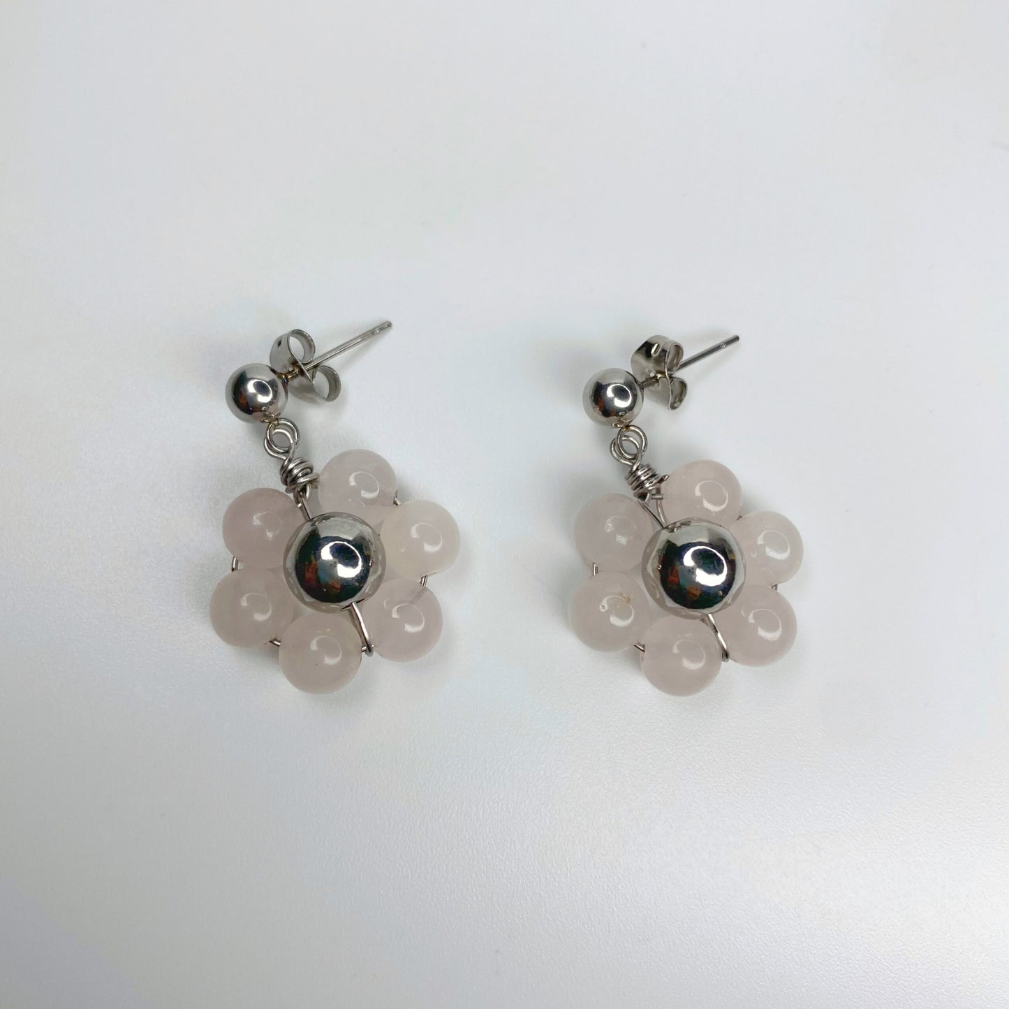 Aretes de flor de cuarzo rosa