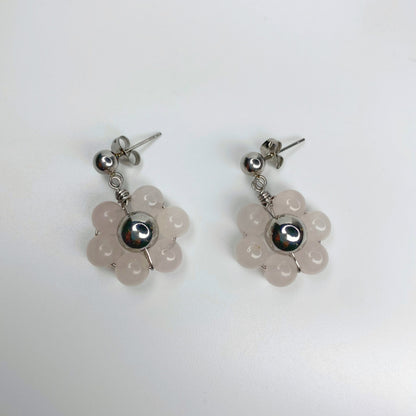 Aretes de flor de cuarzo rosa