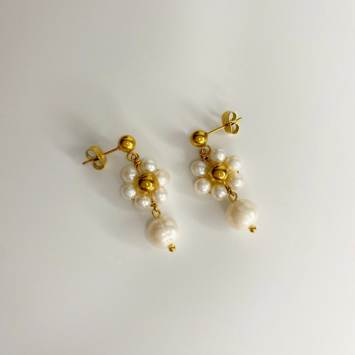 Aretes de flor de perla