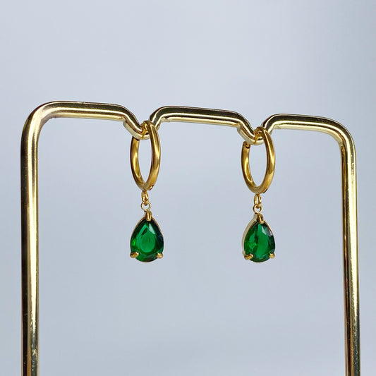 Argolla con gota de zirconia esmeralda