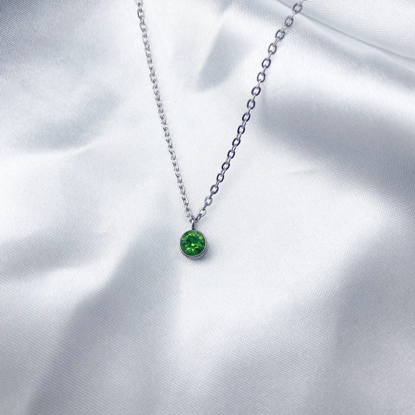 Cadena con zirconia colorida