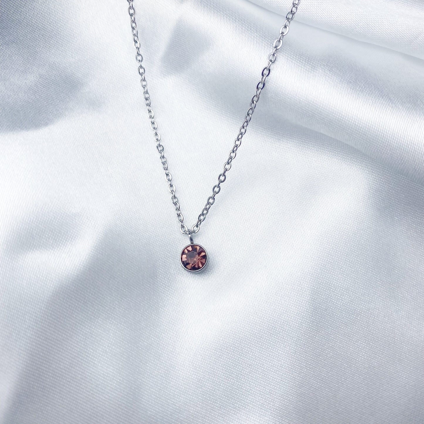 Cadena con zirconia colorida