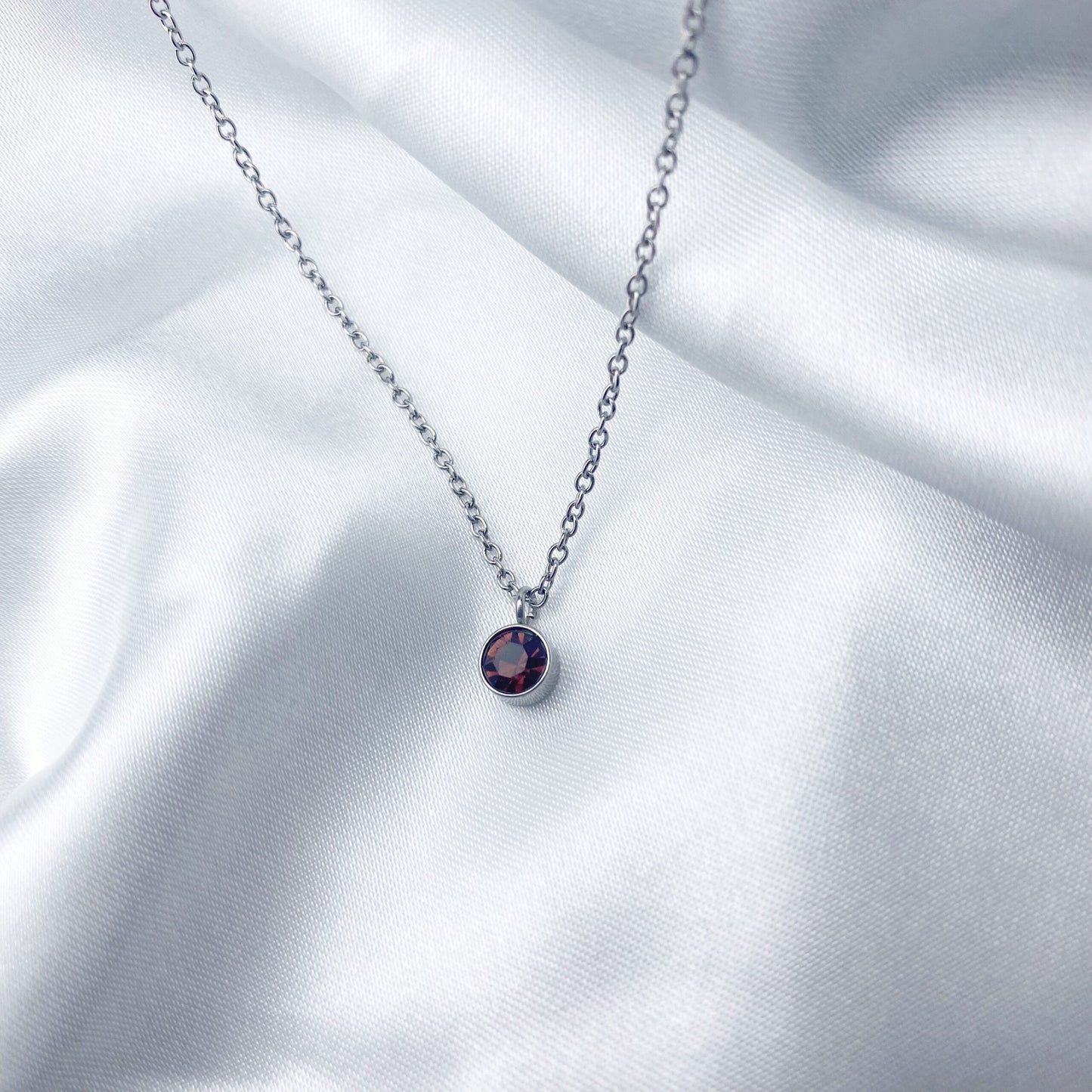 Cadena con zirconia colorida