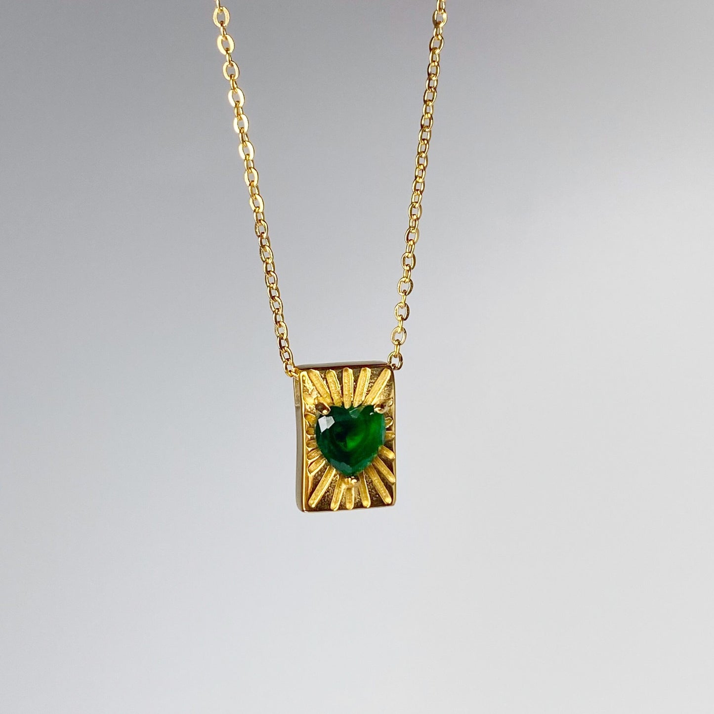 Cadena de corazón de zirconia con destellos