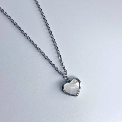 Cadena con corazón de nácar