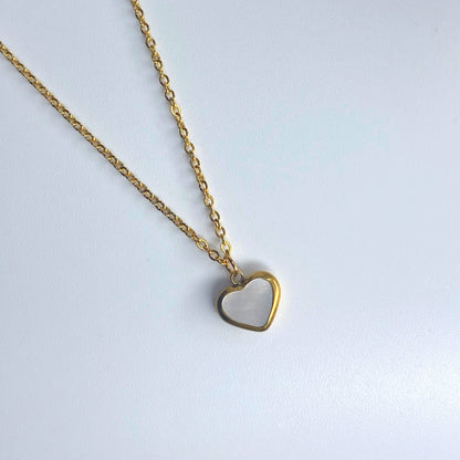 Cadena con corazón de nácar