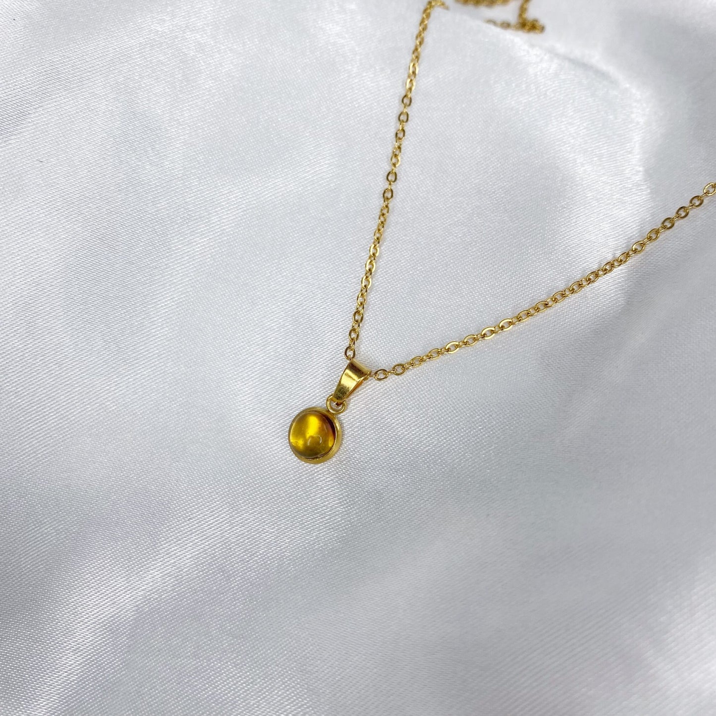Cadena con ámbar