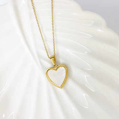 Cadena con relicario de corazón con nácar personalizado