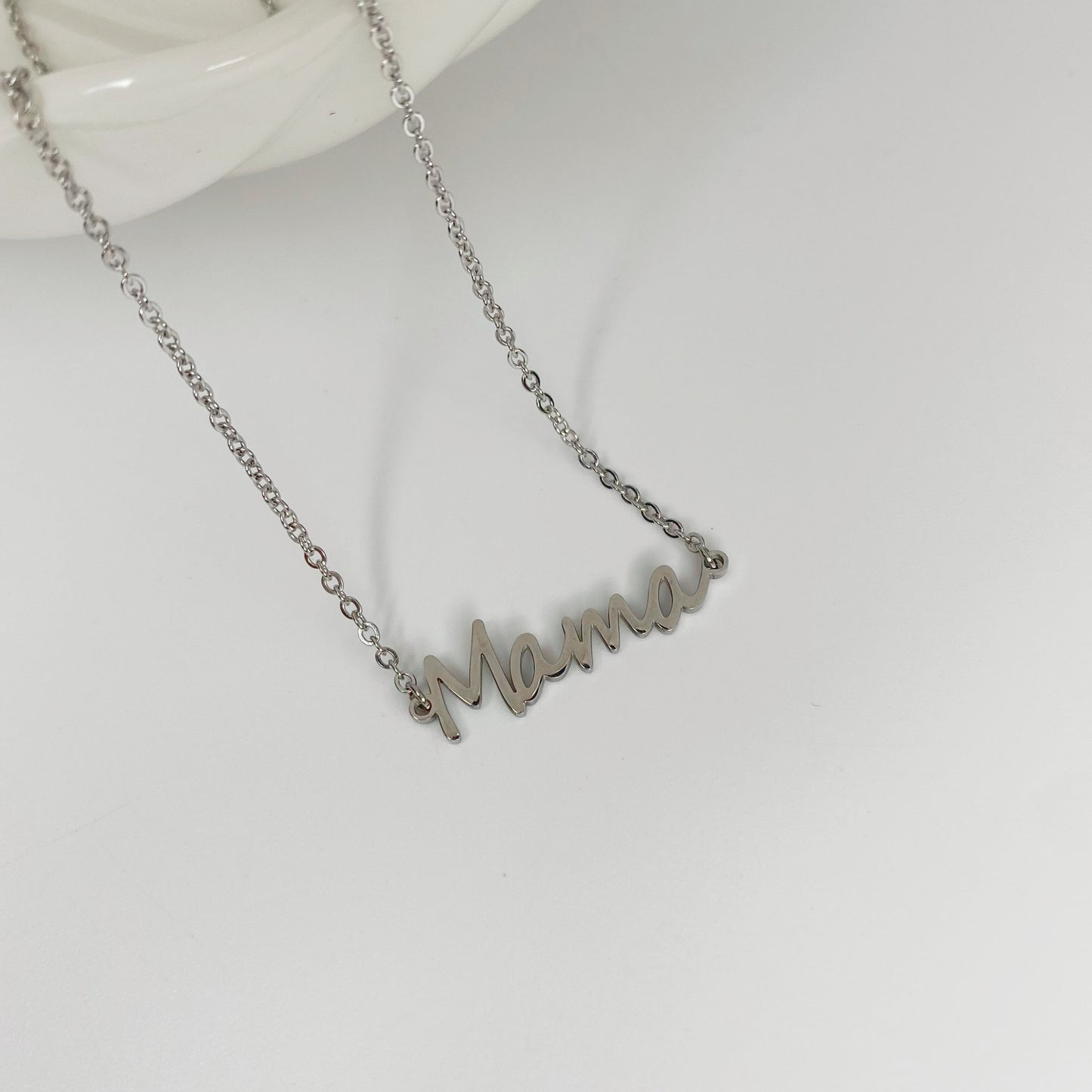 Cadena con mamá