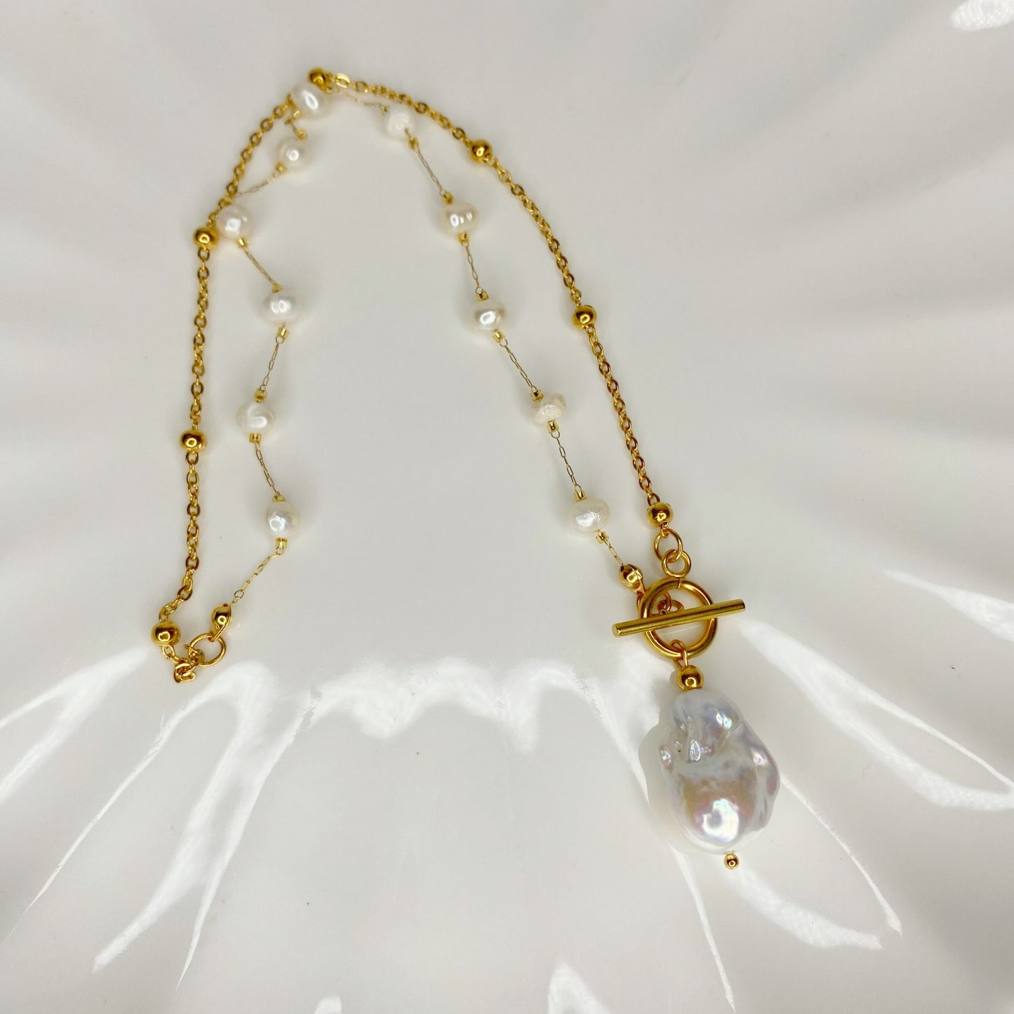 Collar con perla barroca y perlas