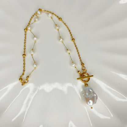 Collar con perla barroca y perlas