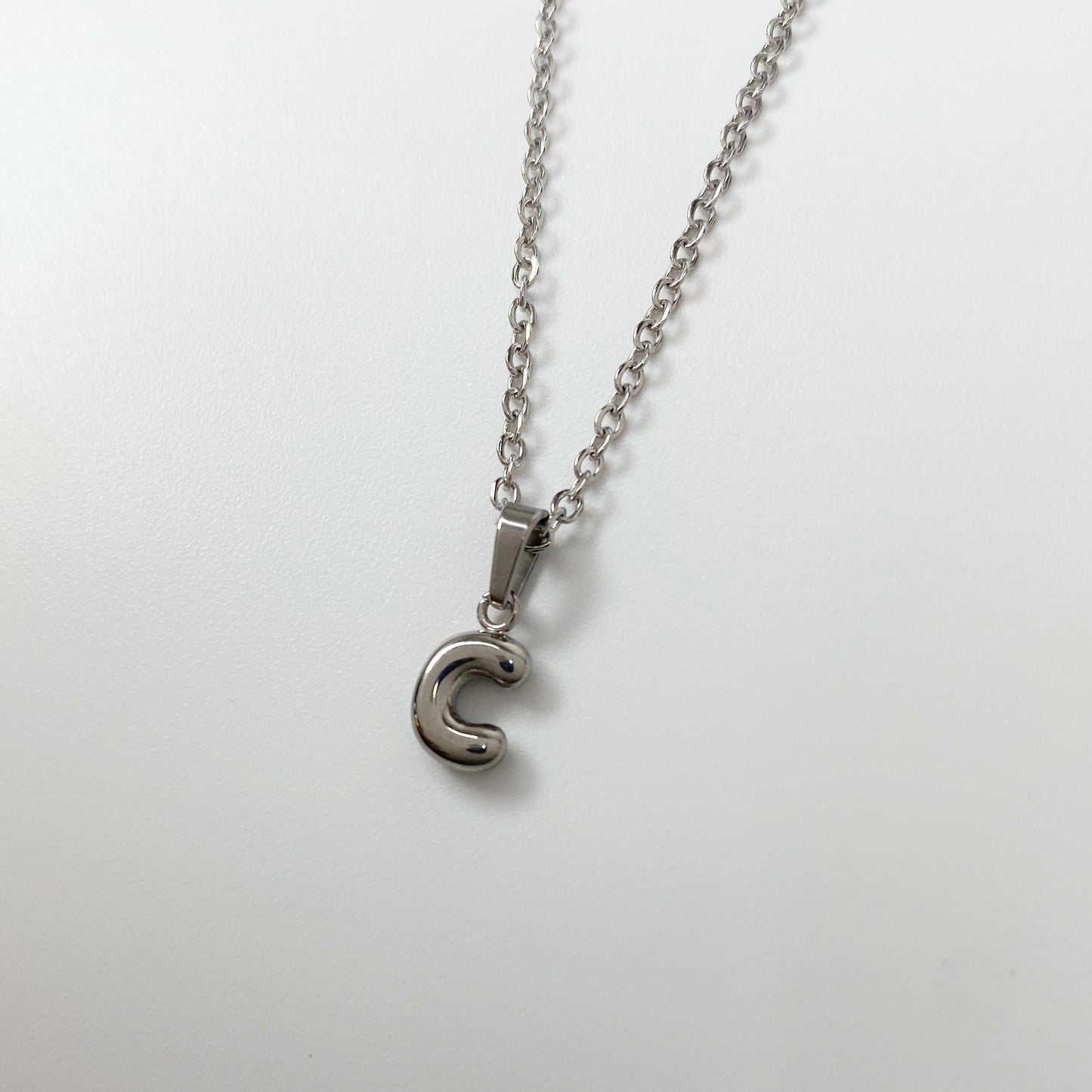 Cadena con letra burbuja