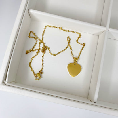 Cadena con placa de corazón personalizada