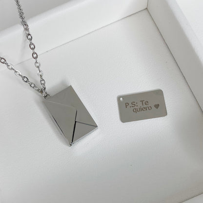 Cadena con carta personalizada