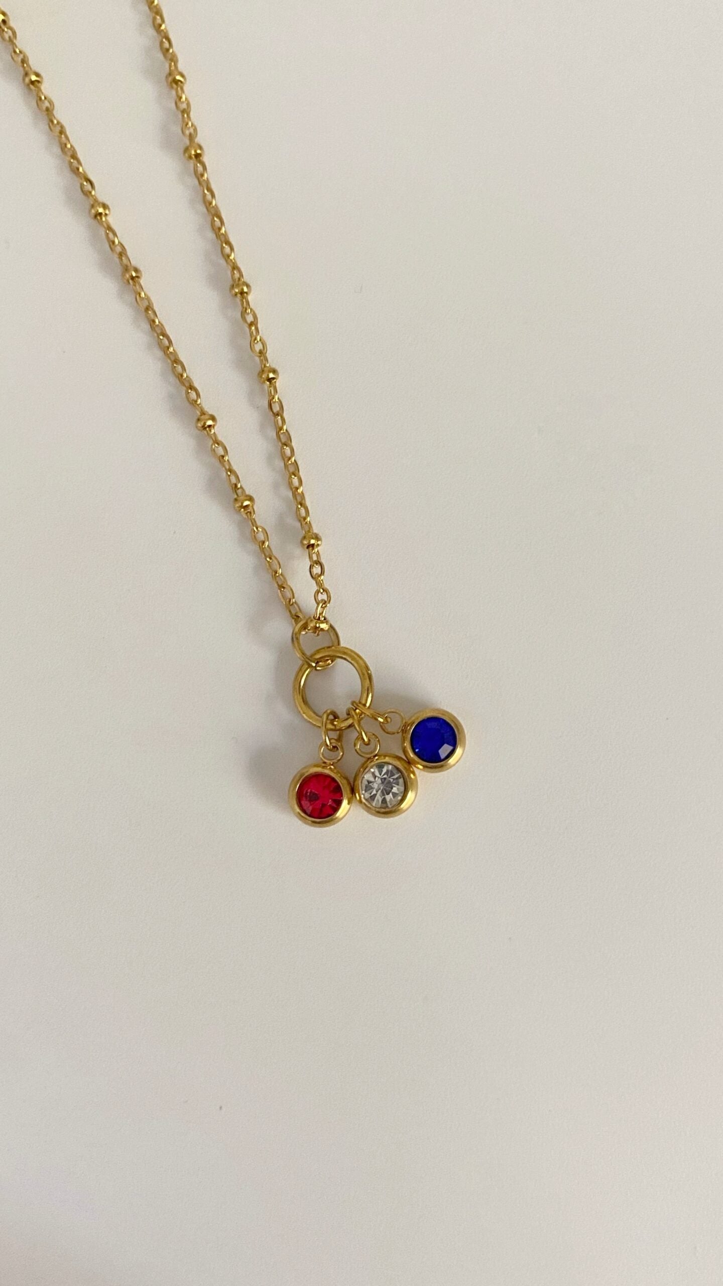 Cadena con zirconias de bandera dominicana
