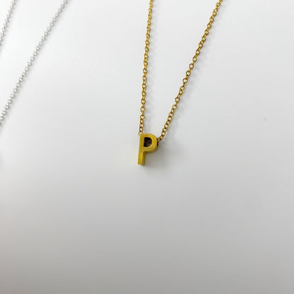 Cadena con letra pequeña