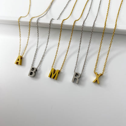 Cadena con letra pequeña