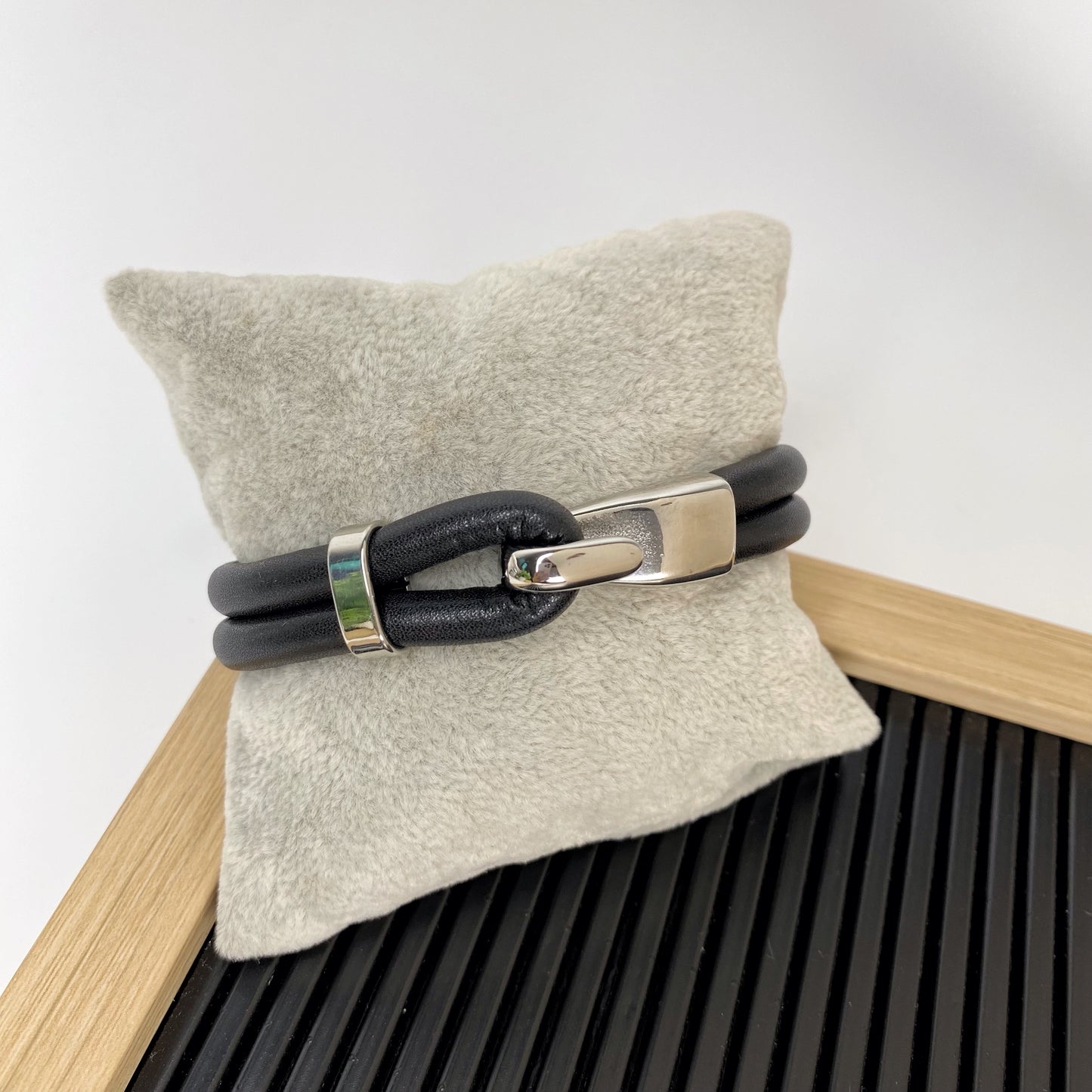 Pulsera de ancla con cuero genuino