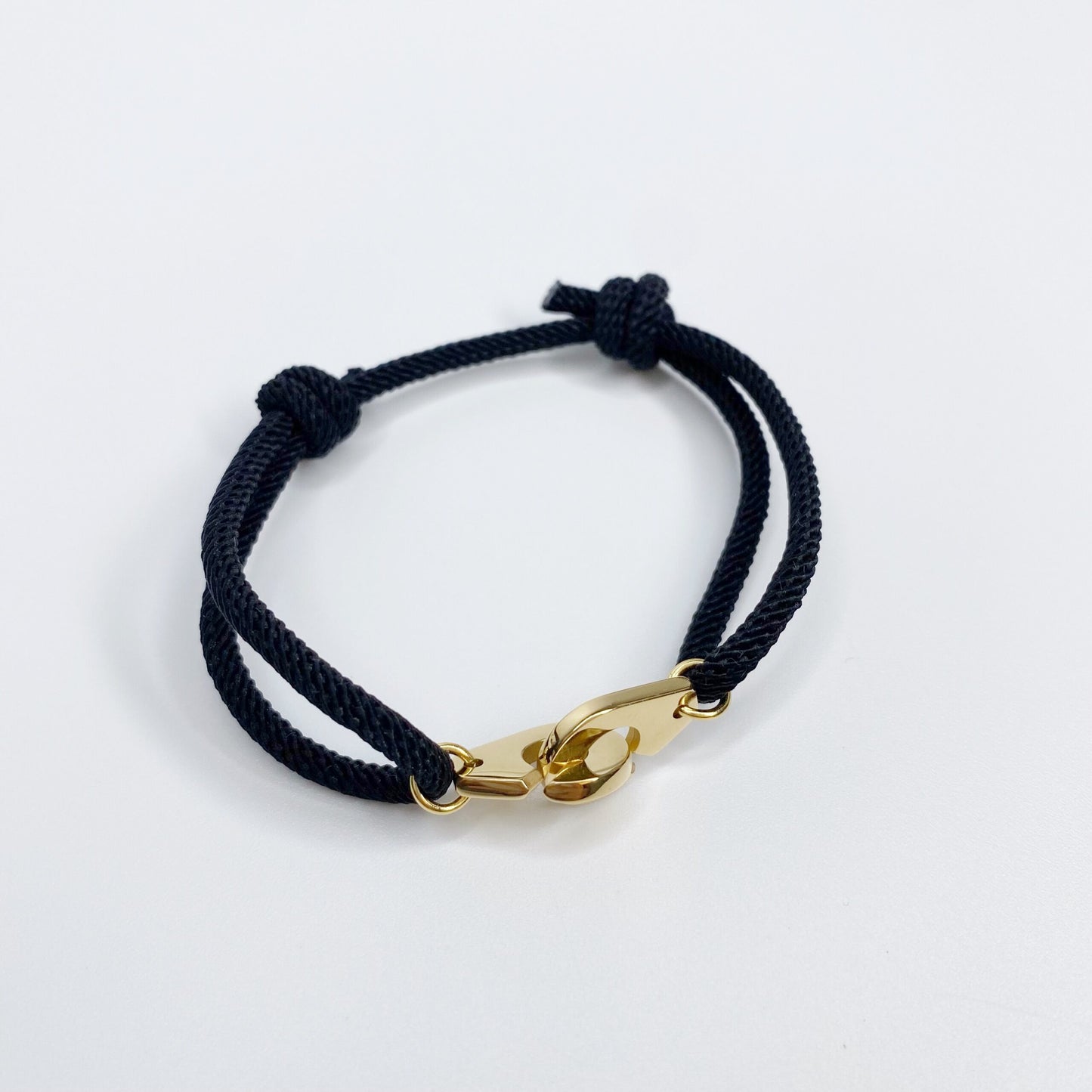 Pulsera de esposas con cordón