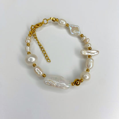 Pulsera con perlas variadas