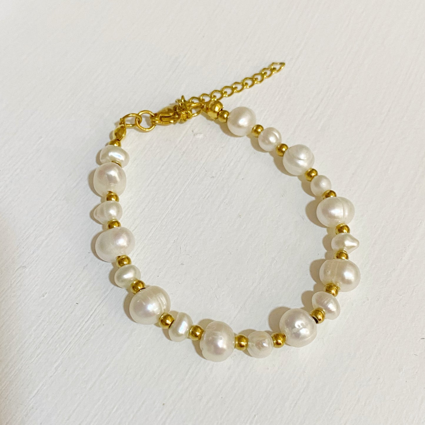 Pulsera de perlas de rio