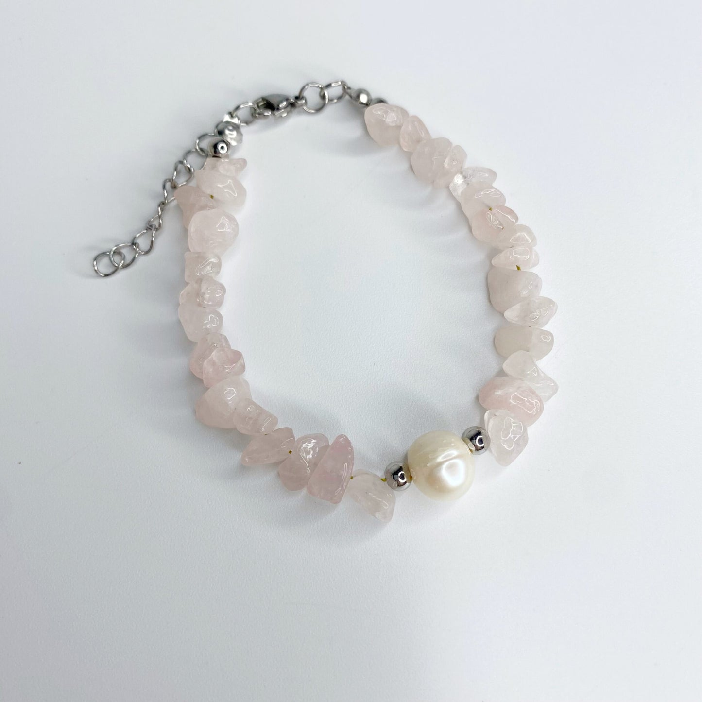 Pulsera de piedras picadas con perla