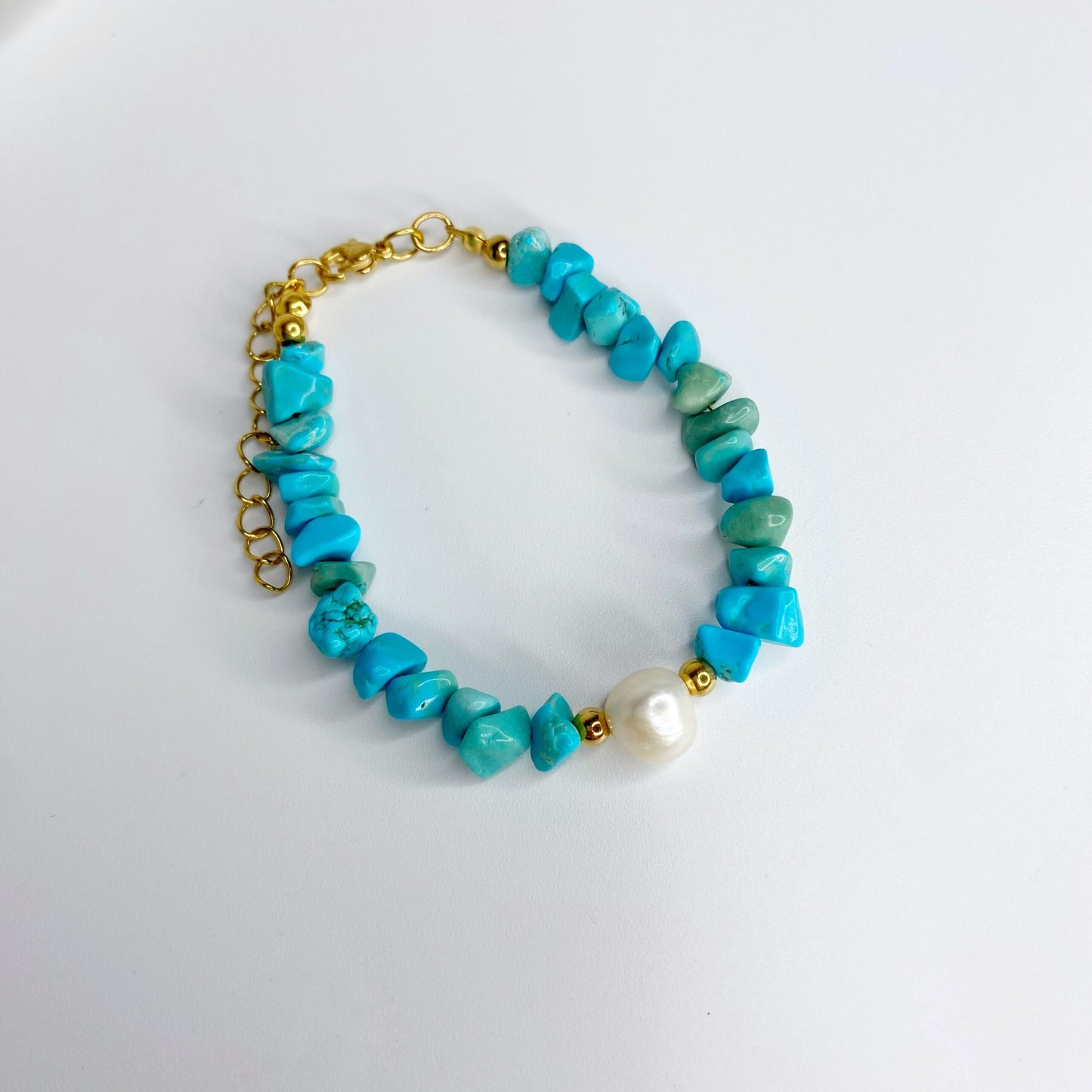 Pulsera de piedras picadas con perla